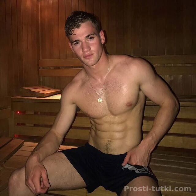 Мужчина Денис